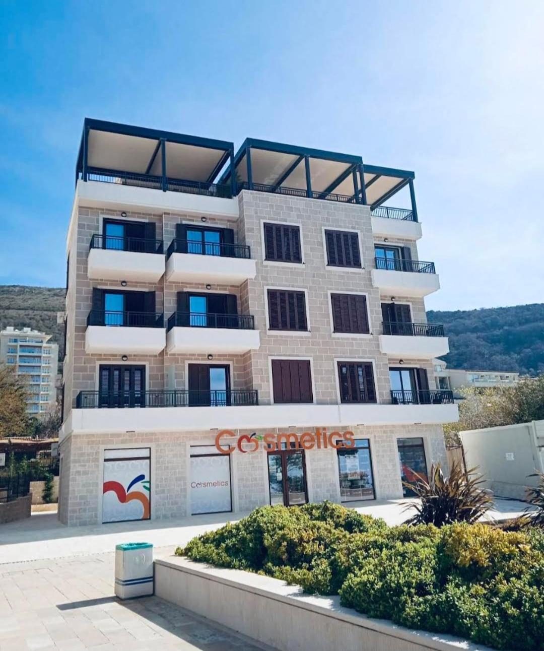 La Vista Apartment